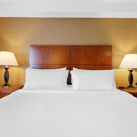 Sandman Hotel & Suites London Downtown Екстер'єр фото