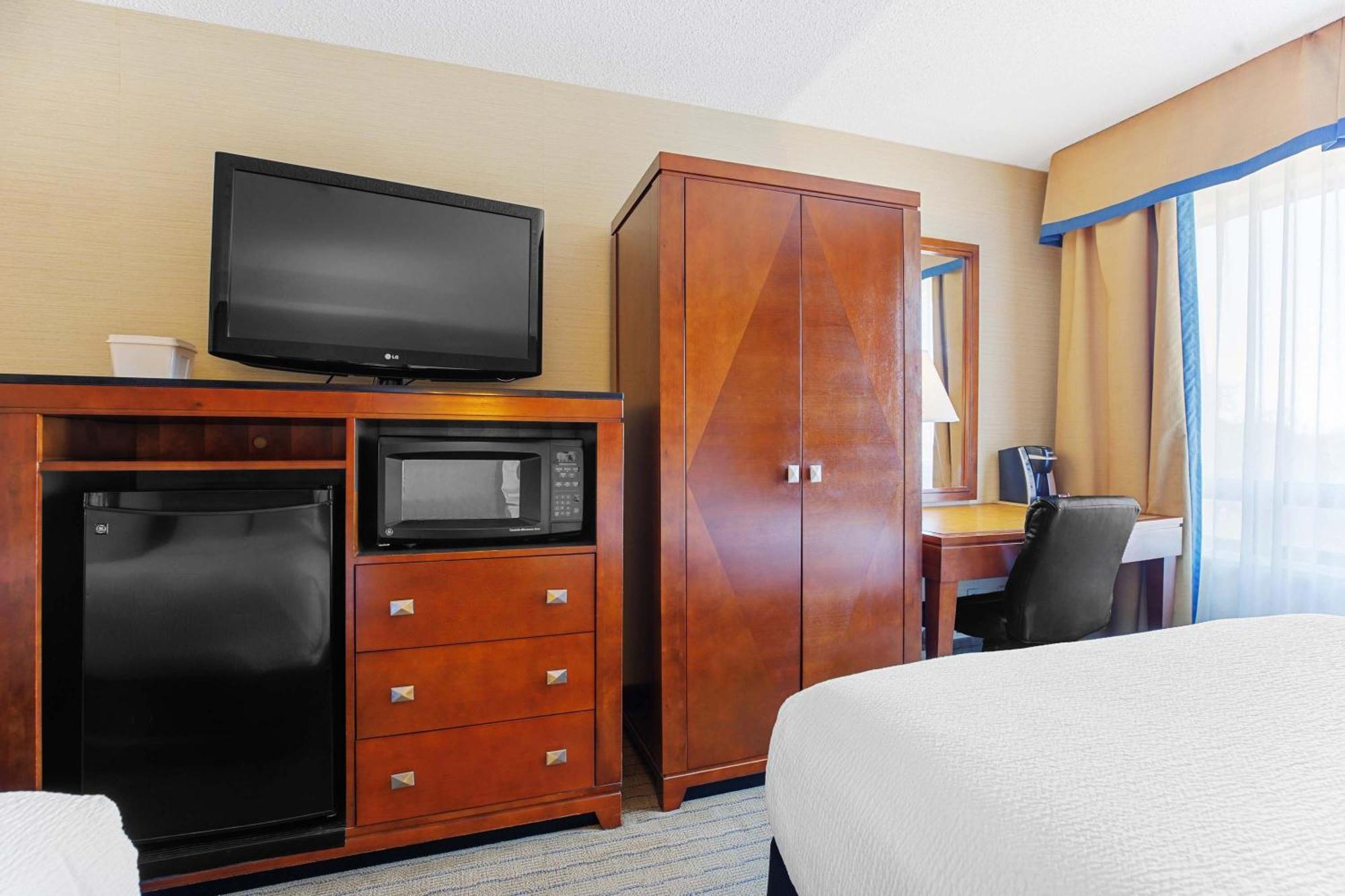 Sandman Hotel & Suites London Downtown Екстер'єр фото
