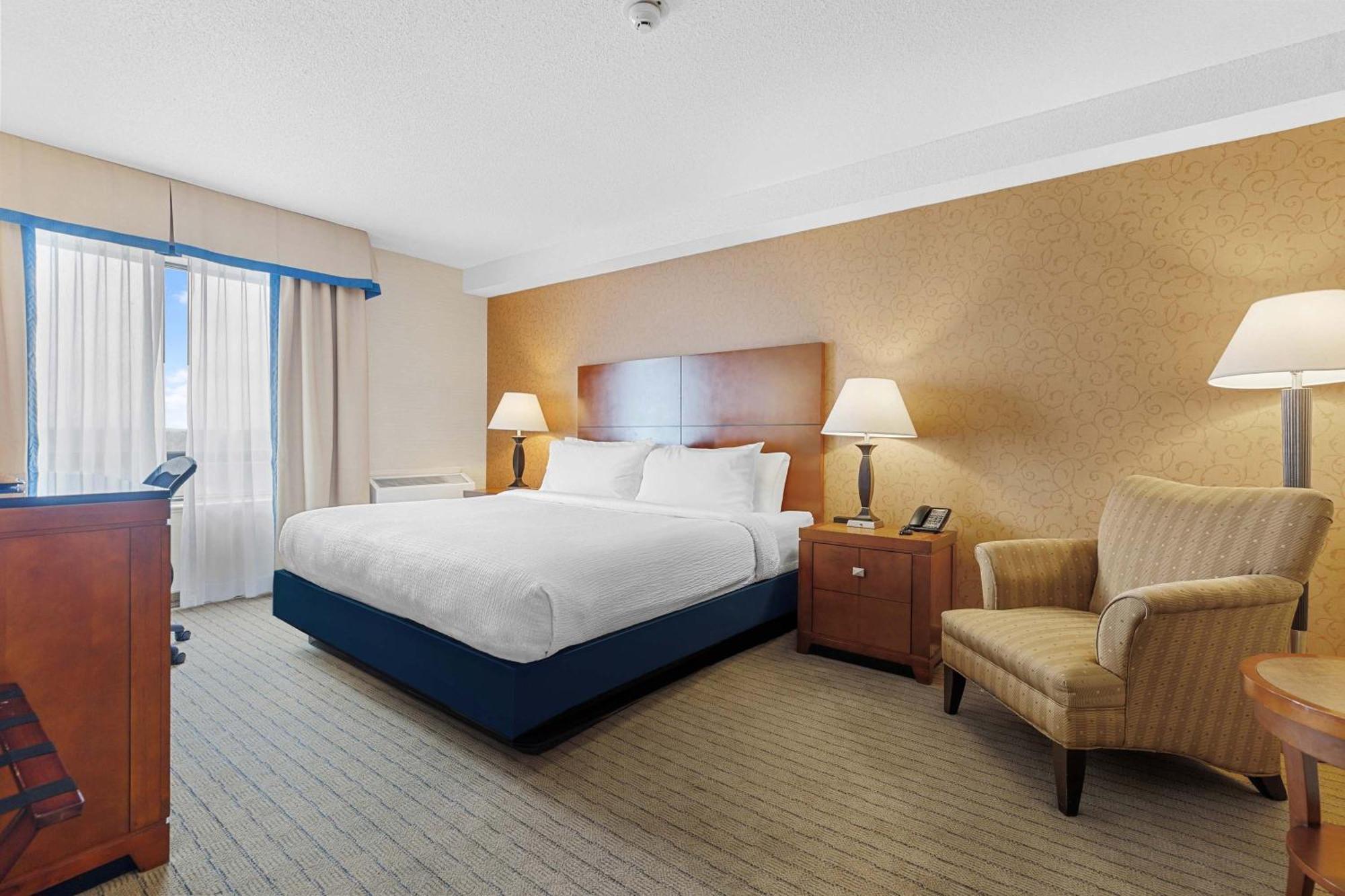 Sandman Hotel & Suites London Downtown Екстер'єр фото