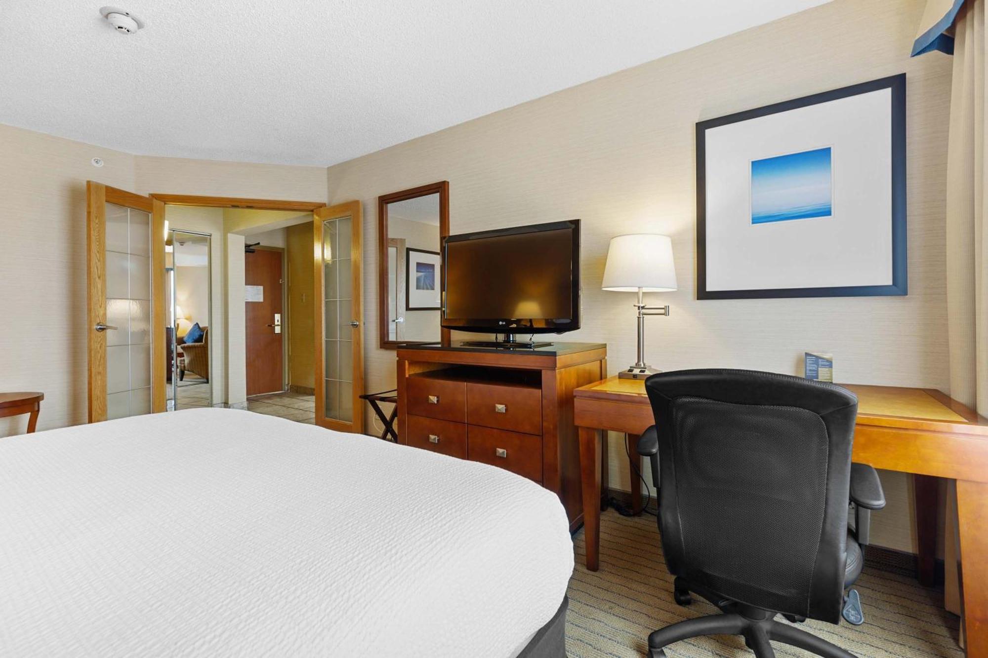 Sandman Hotel & Suites London Downtown Екстер'єр фото