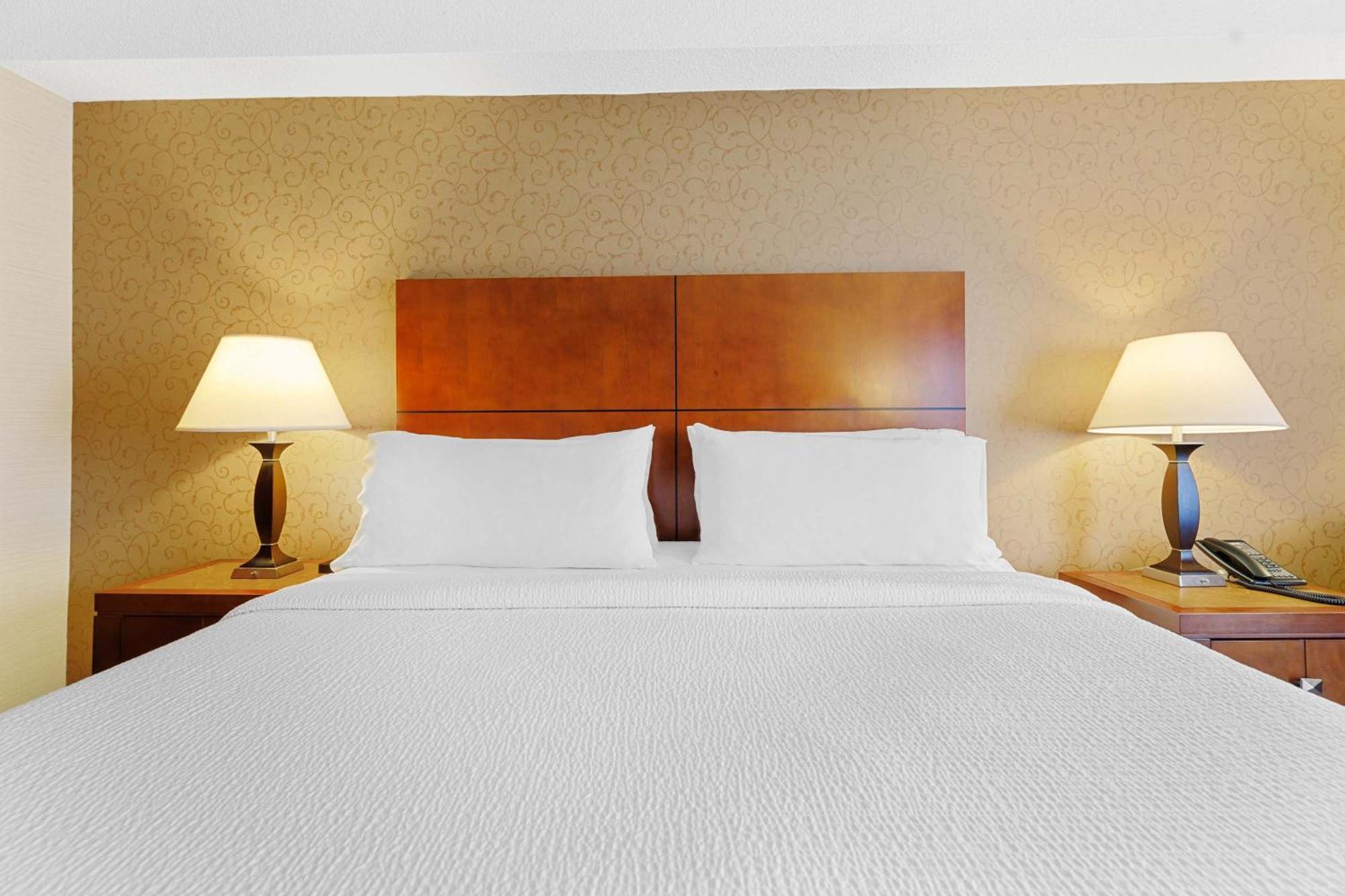 Sandman Hotel & Suites London Downtown Екстер'єр фото