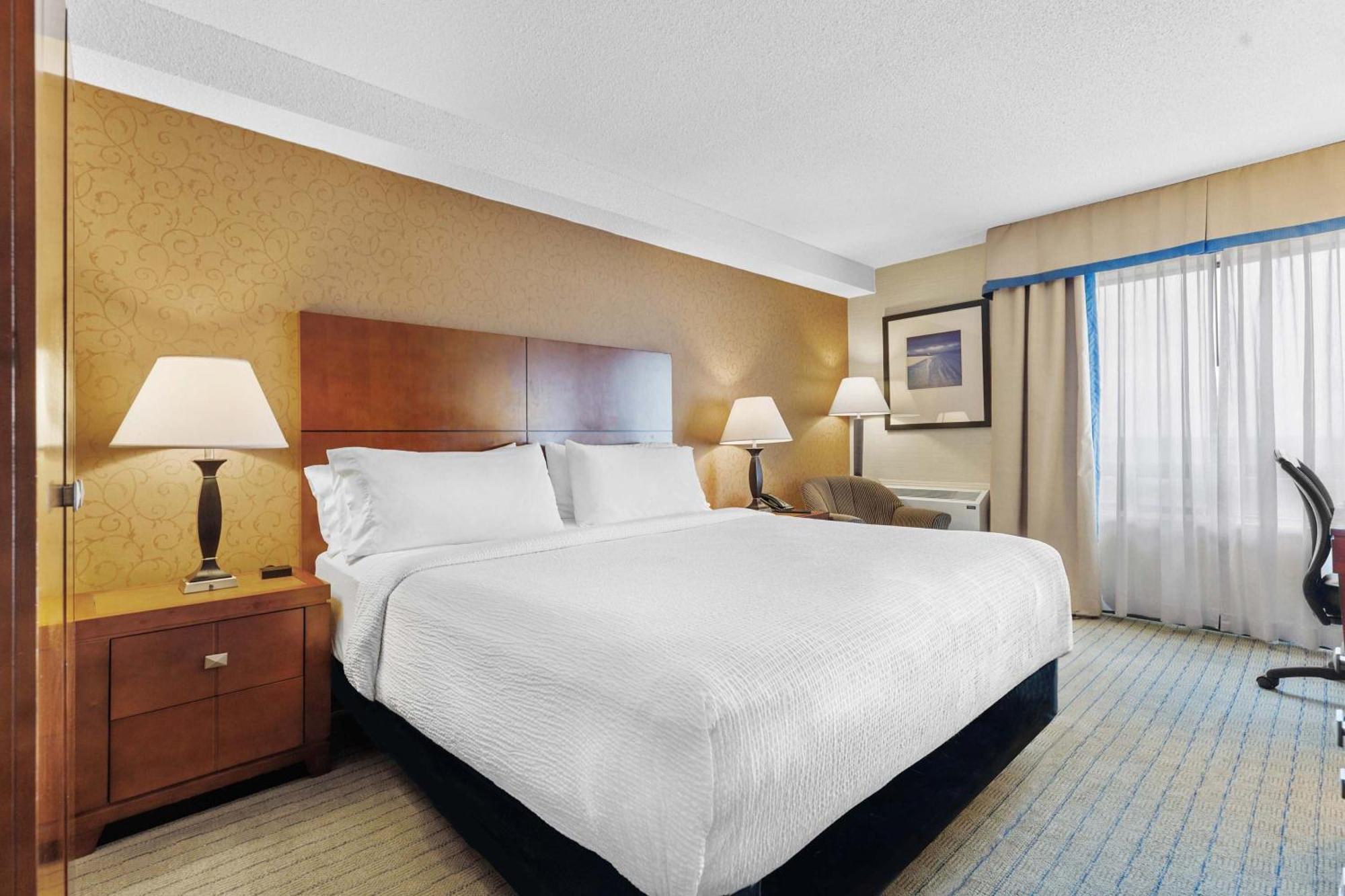 Sandman Hotel & Suites London Downtown Екстер'єр фото